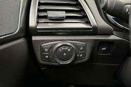 sininen Ford Mondeo 2021 kuva 28.