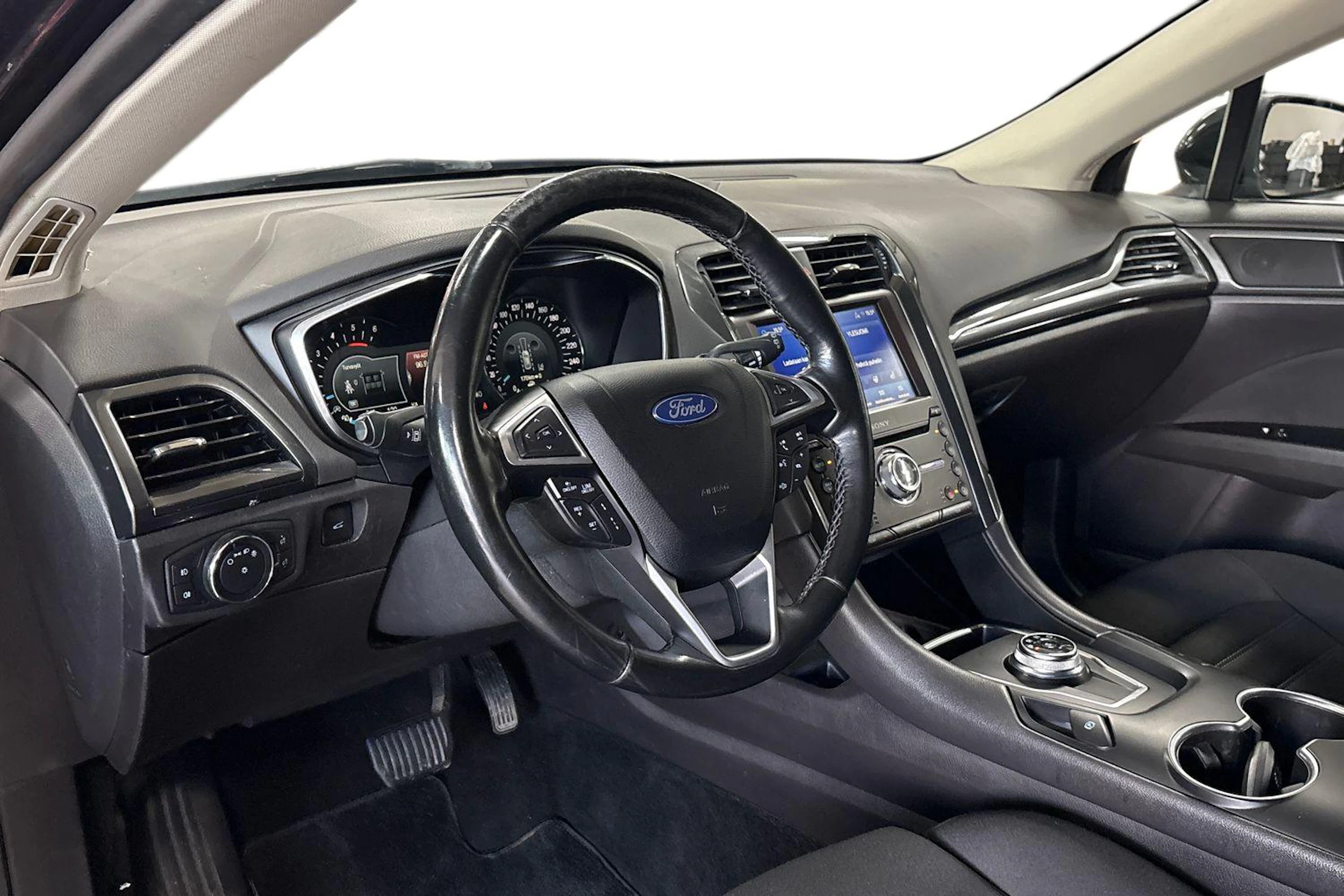 Musta Ford MONDEO 2021 kuva 6.