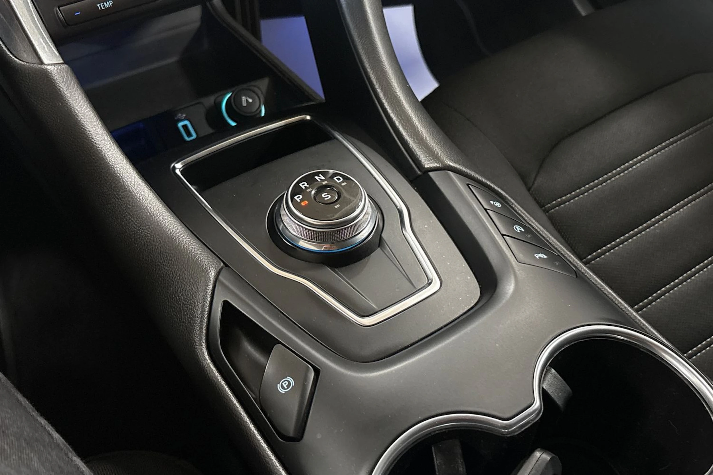Musta Ford MONDEO 2021 kuva 17.
