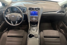 valkoinen Ford Mondeo 2021 kuva 7.