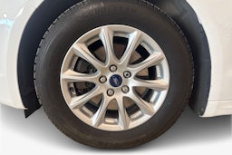 valkoinen Ford Mondeo 2021 kuva 9.