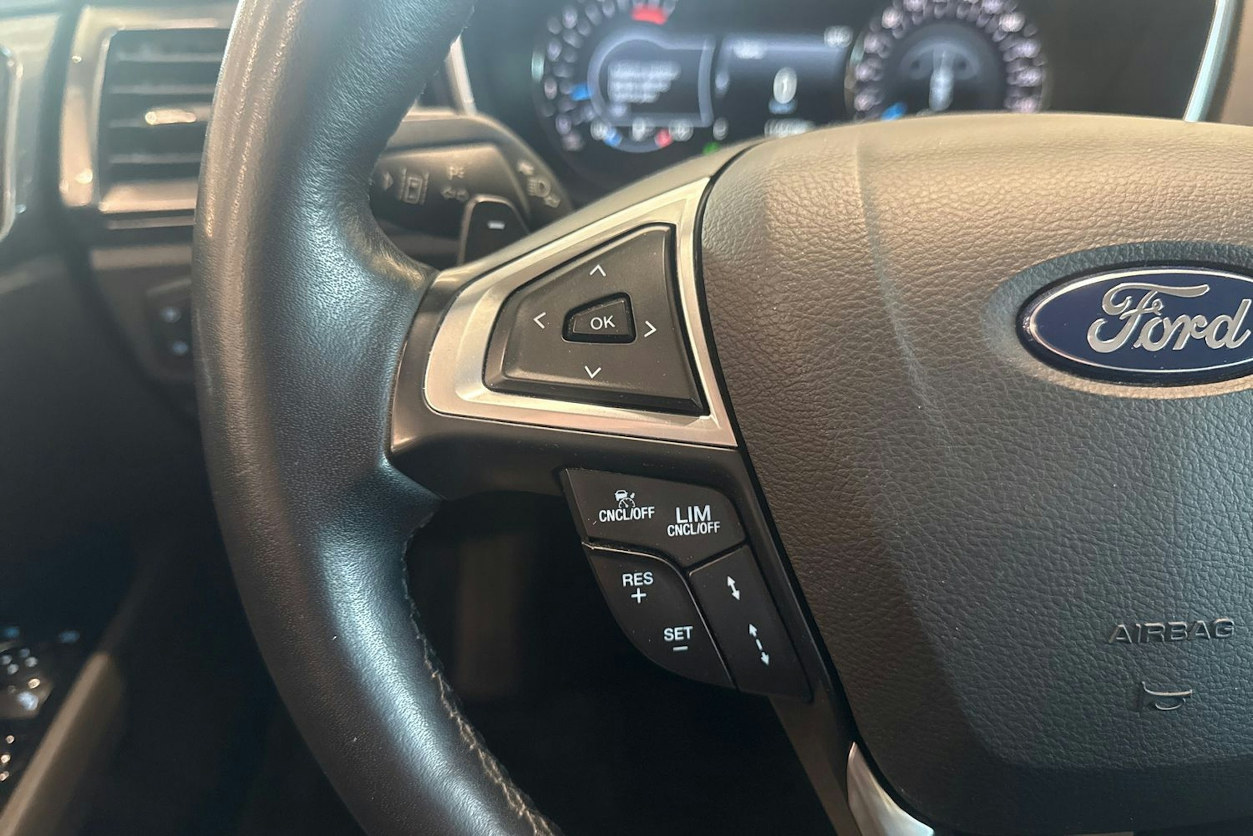 valkoinen Ford Mondeo 2021 kuva 12.