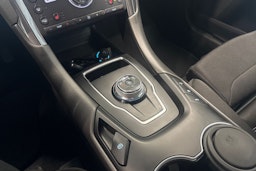 valkoinen Ford Mondeo 2021 kuva 15.