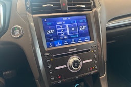 valkoinen Ford Mondeo 2021 kuva 16.