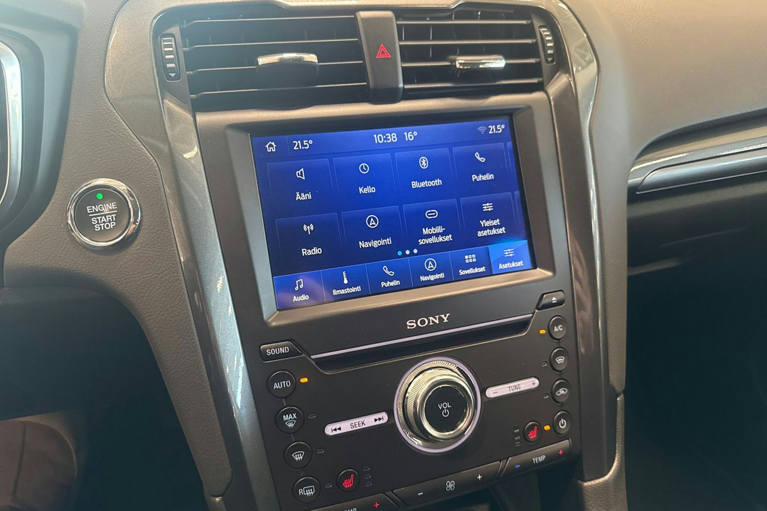 valkoinen Ford Mondeo 2021 kuva 19.