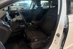 valkoinen Ford Mondeo 2021 kuva 20.
