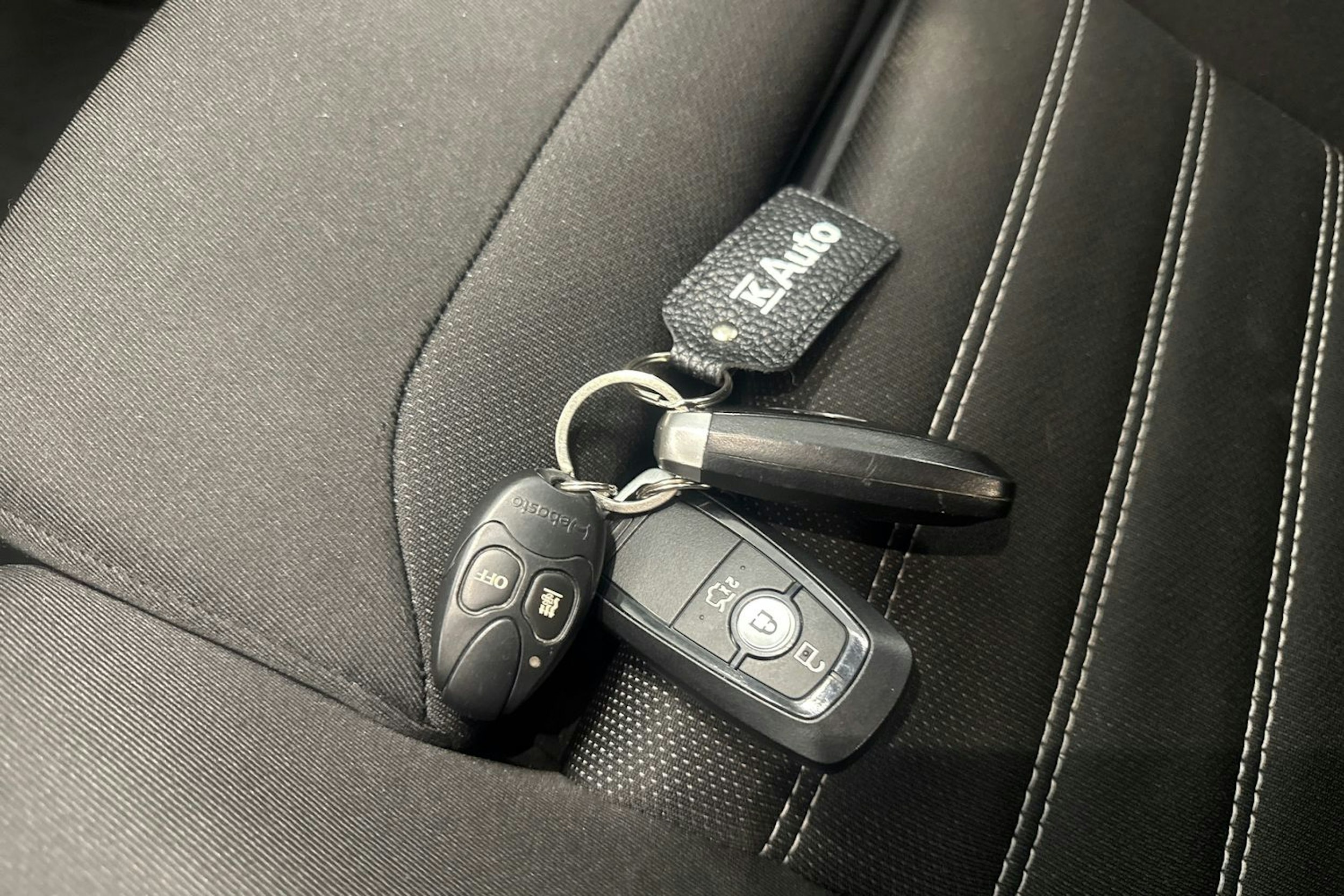 valkoinen Ford Mondeo 2021 kuva 25.