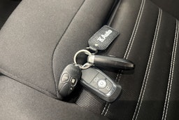 valkoinen Ford Mondeo 2021 kuva 25.