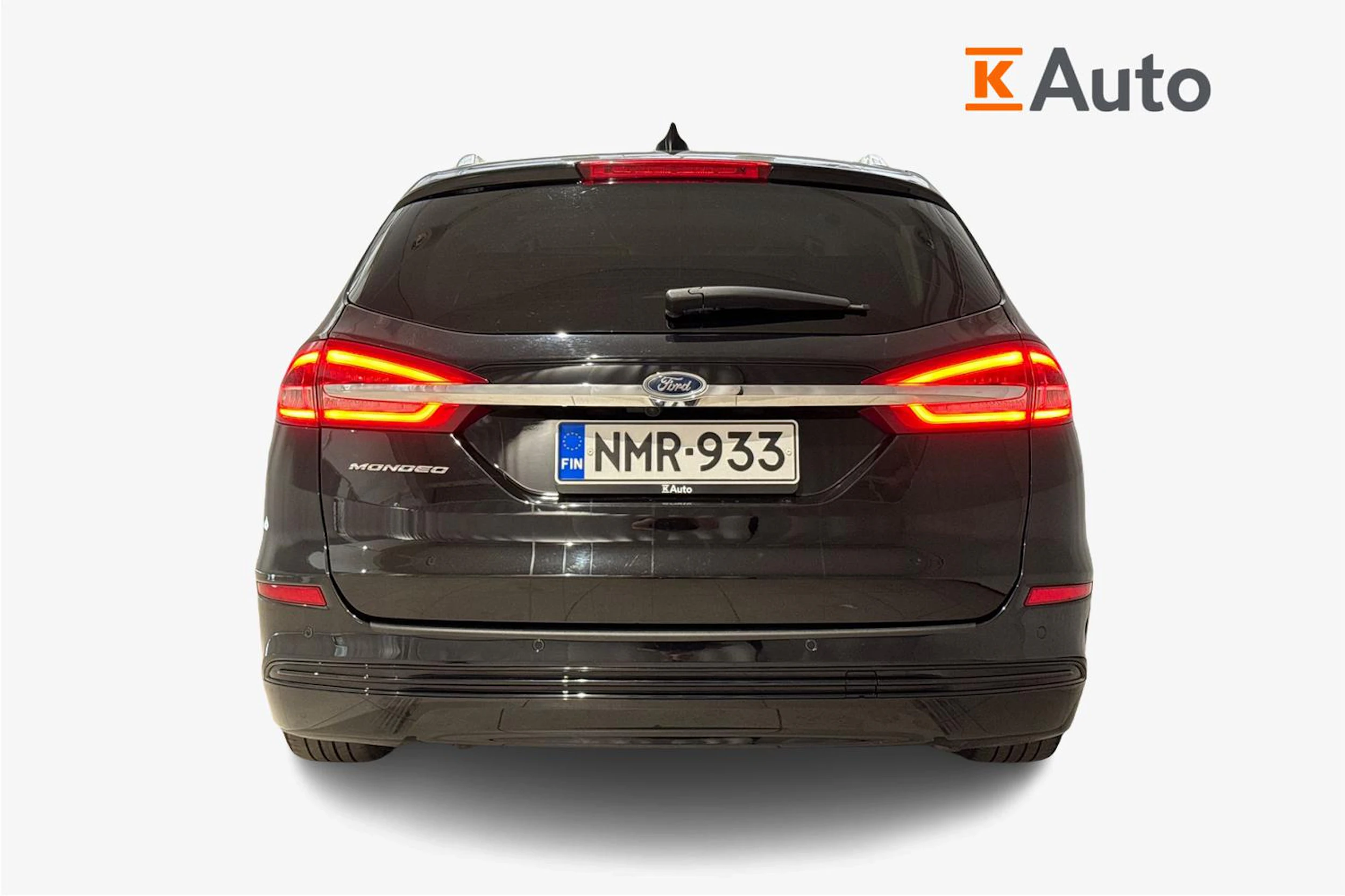 musta Ford Mondeo 2022 kuva 4.