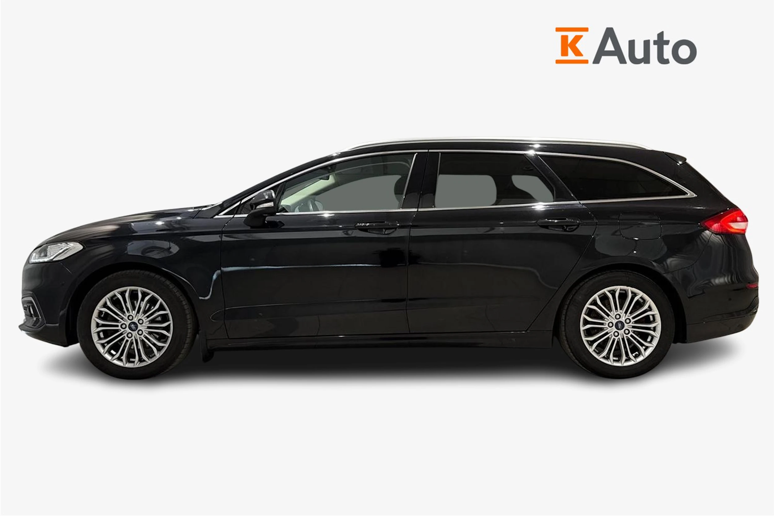 musta Ford Mondeo 2022 kuva 7.