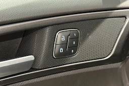 musta Ford Mondeo 2022 kuva 21.