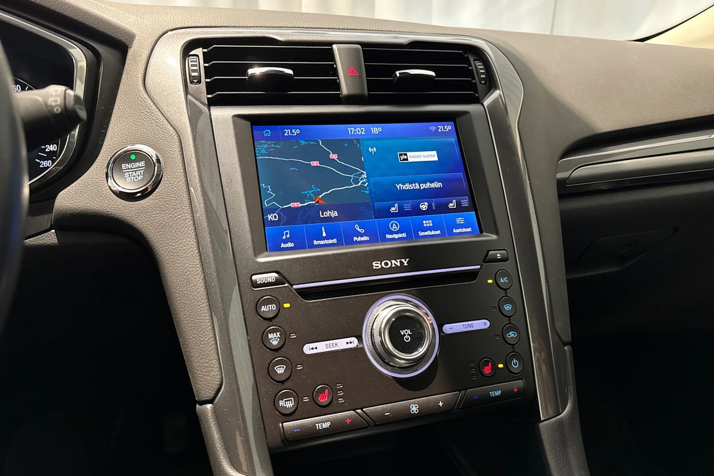 musta Ford Mondeo 2022 kuva 24.
