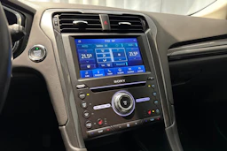 musta Ford Mondeo 2022 kuva 26.
