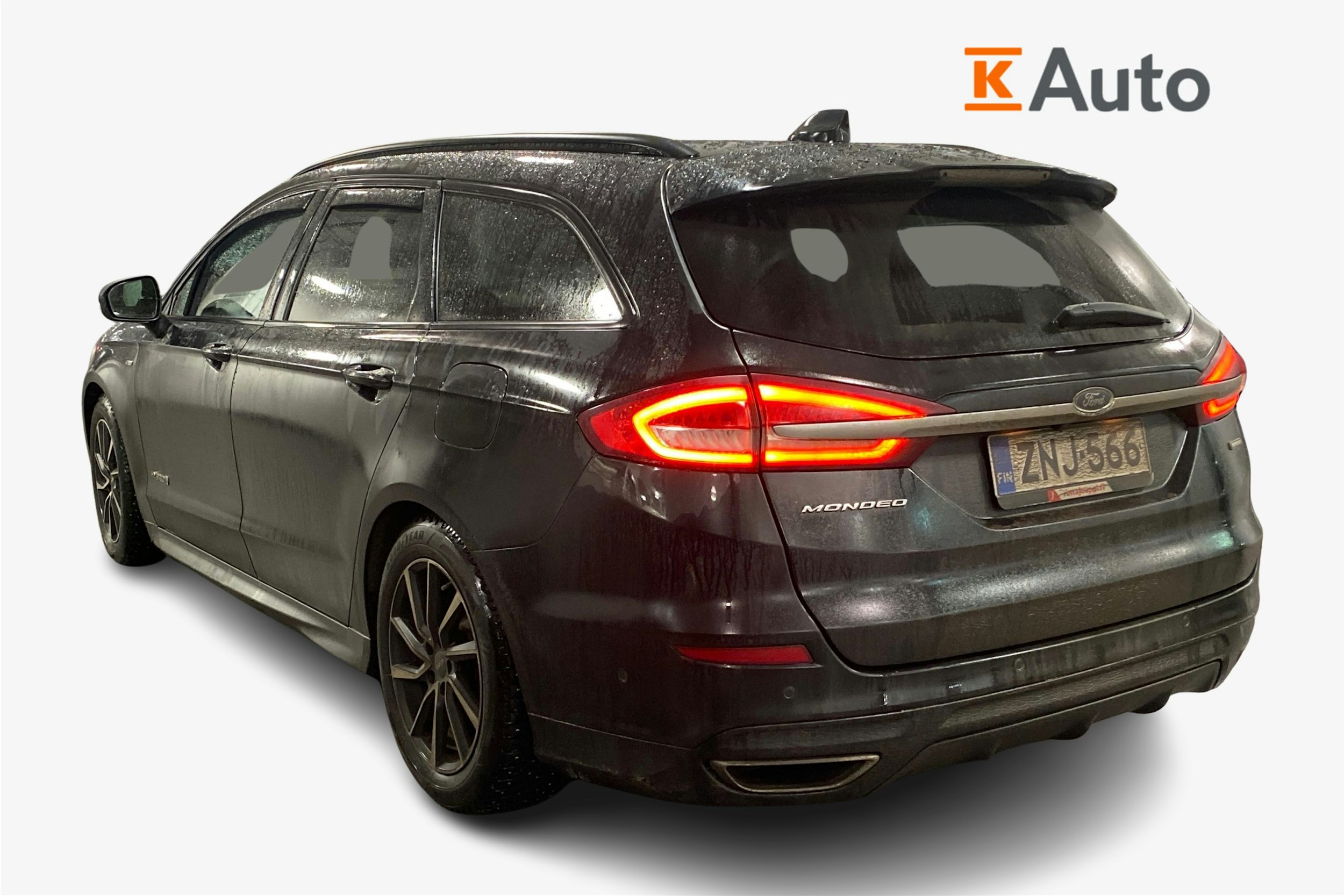 musta Ford Mondeo 2022 kuva 2.