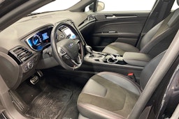 musta Ford Mondeo 2022 kuva 6.