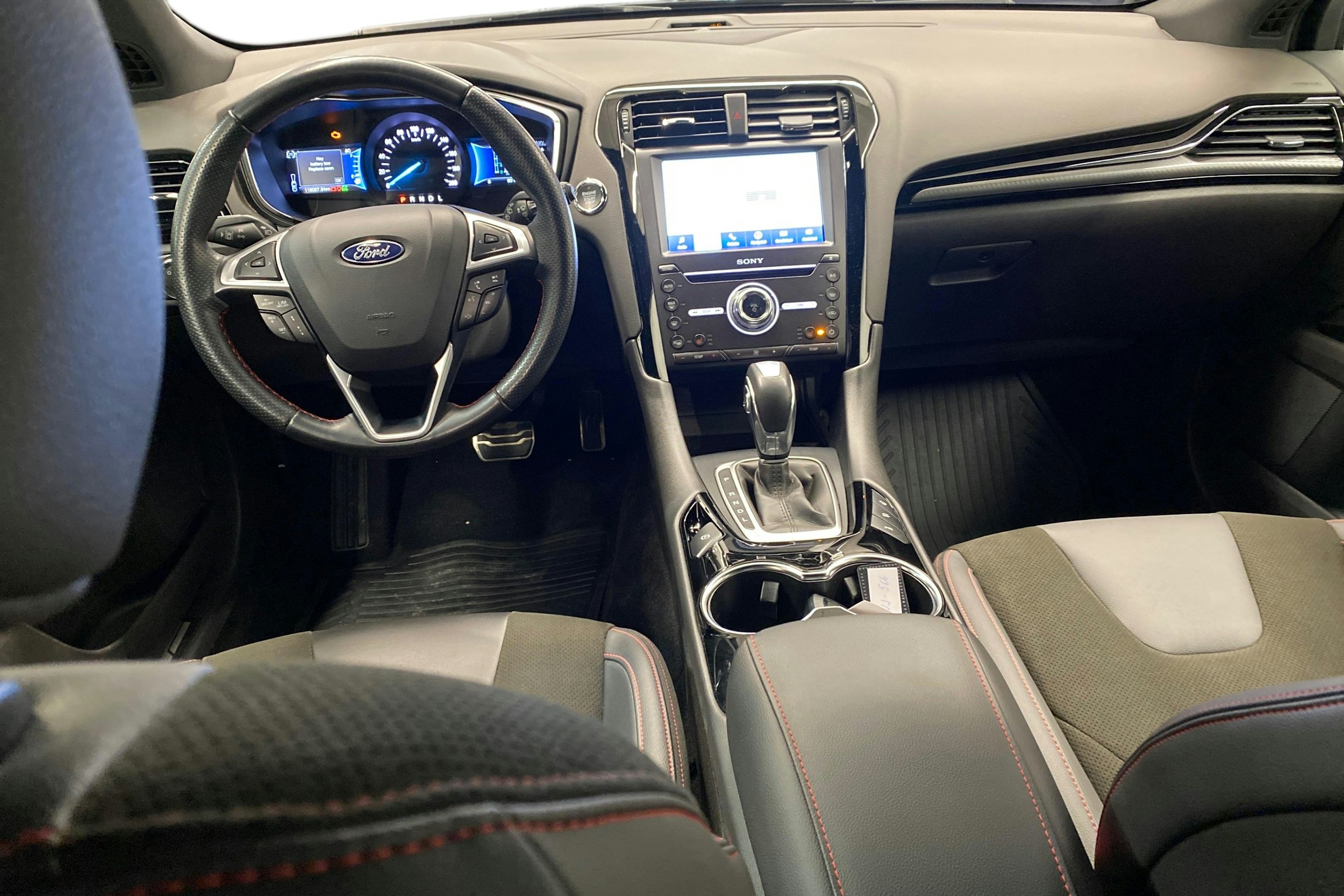 musta Ford Mondeo 2022 kuva 7.