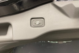 musta Ford Mondeo 2022 kuva 14.