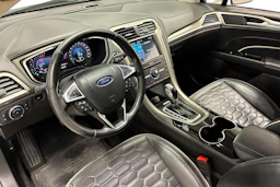harmaa Ford Mondeo 2017 kuva 6.