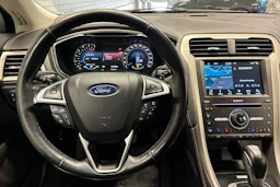 harmaa Ford Mondeo 2017 kuva 11.
