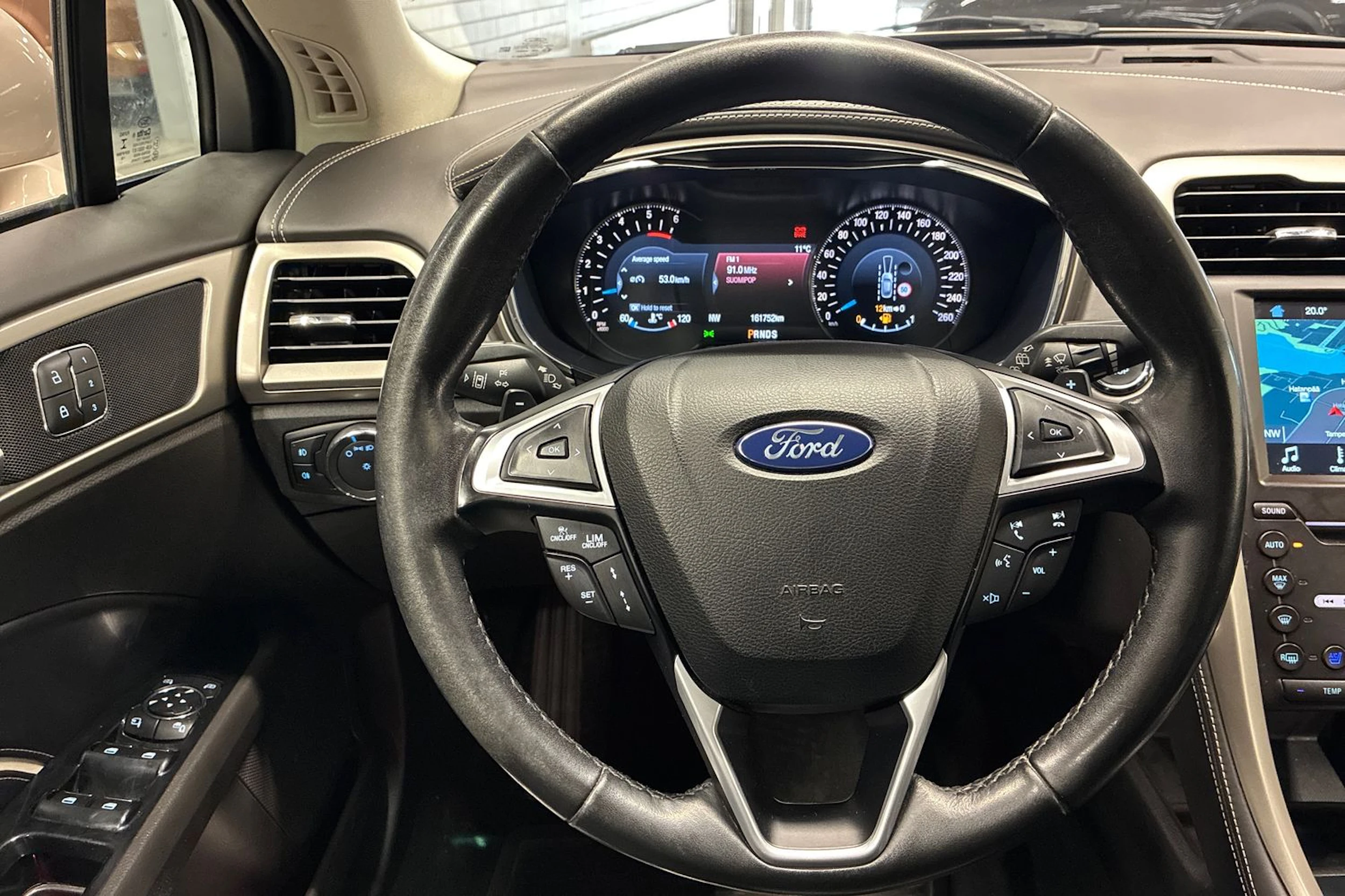 harmaa Ford Mondeo 2017 kuva 12.