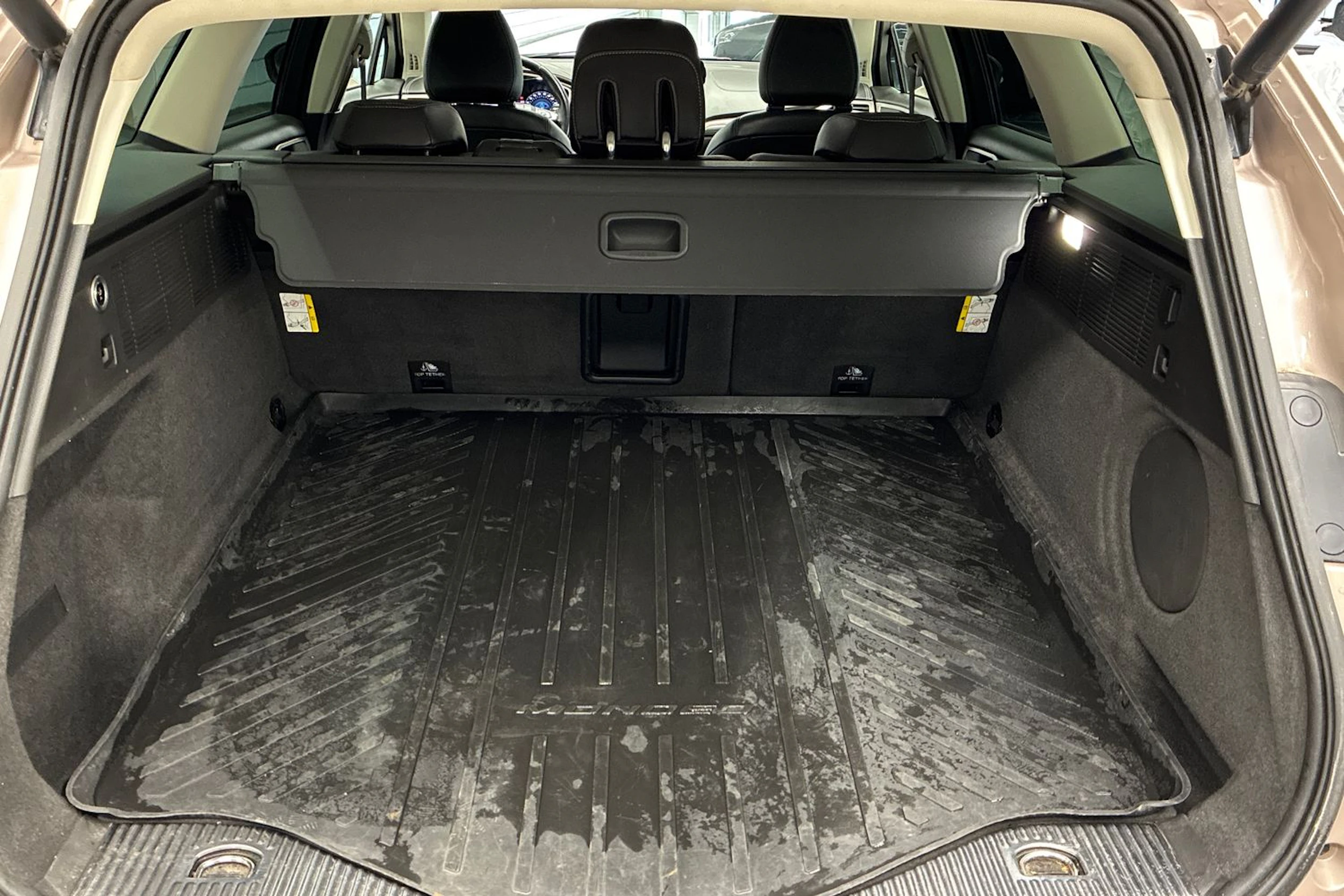 harmaa Ford Mondeo 2017 kuva 24.