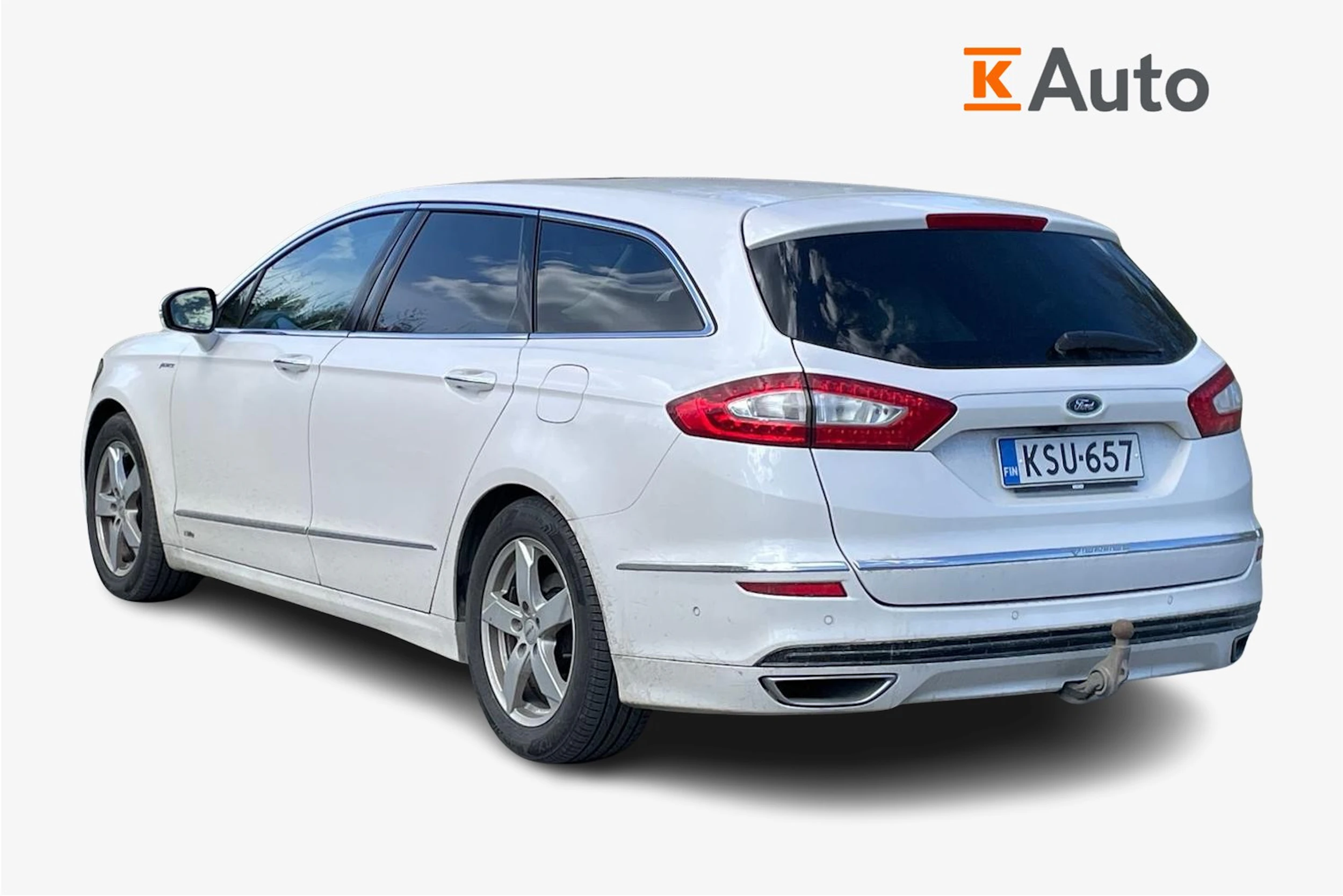Valkoinen Ford Mondeo Vignale 2017 kuva 2.