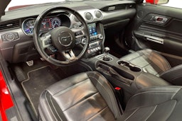 Punainen Ford MUSTANG 2018 kuva 7.