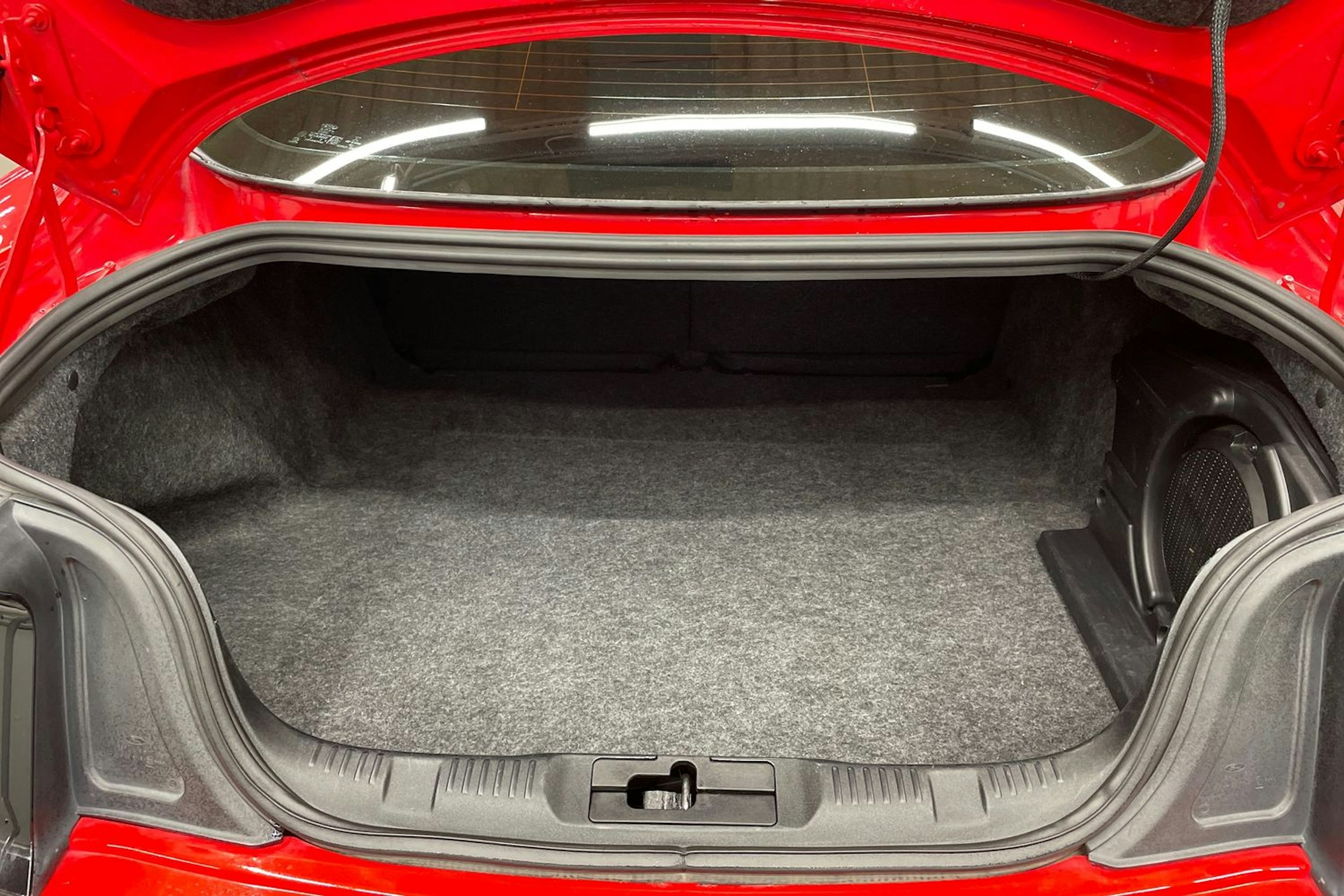 Punainen Ford MUSTANG 2018 kuva 14.