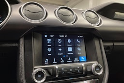 Punainen Ford MUSTANG 2018 kuva 16.