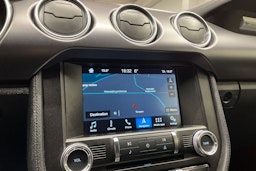 Punainen Ford MUSTANG 2018 kuva 18.