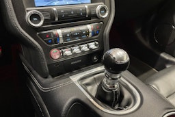 Punainen Ford MUSTANG 2018 kuva 20.