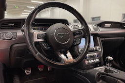 Punainen Ford MUSTANG 2018 kuva 26.