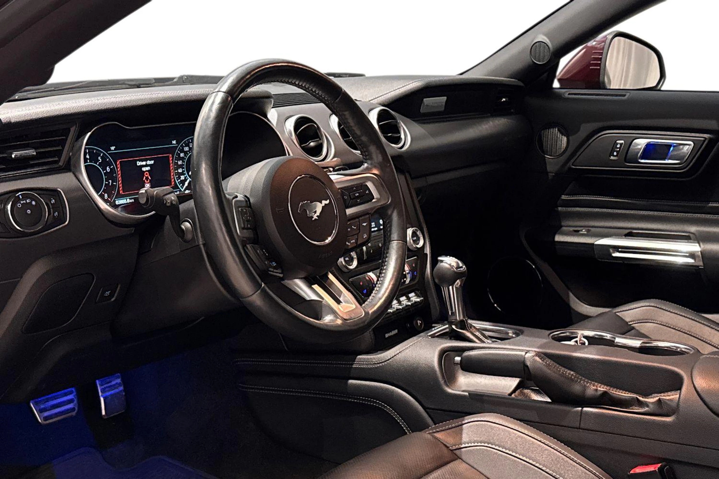 met. sininen Ford Mustang 2018 kuva 6.
