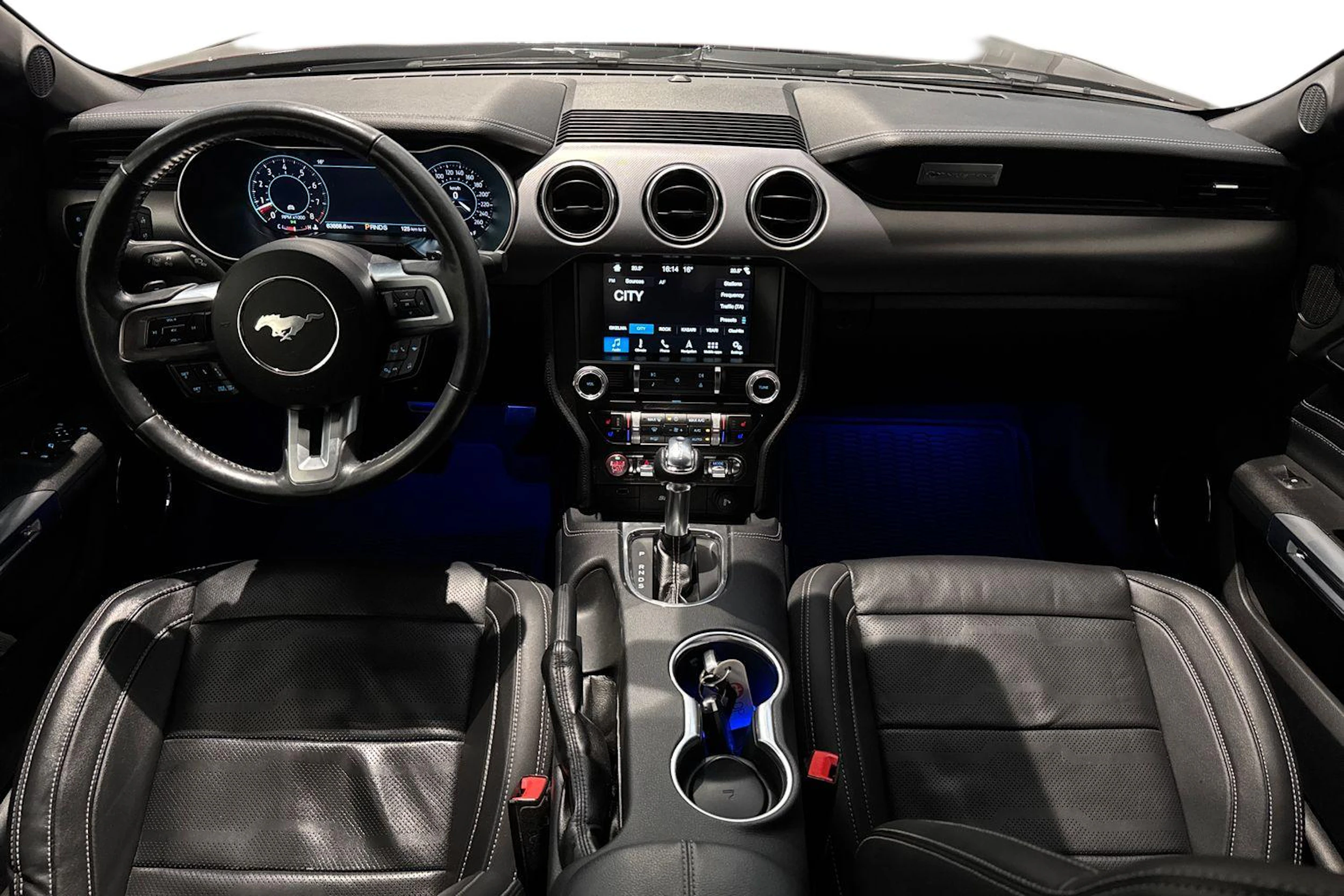 met. sininen Ford Mustang 2018 kuva 7.