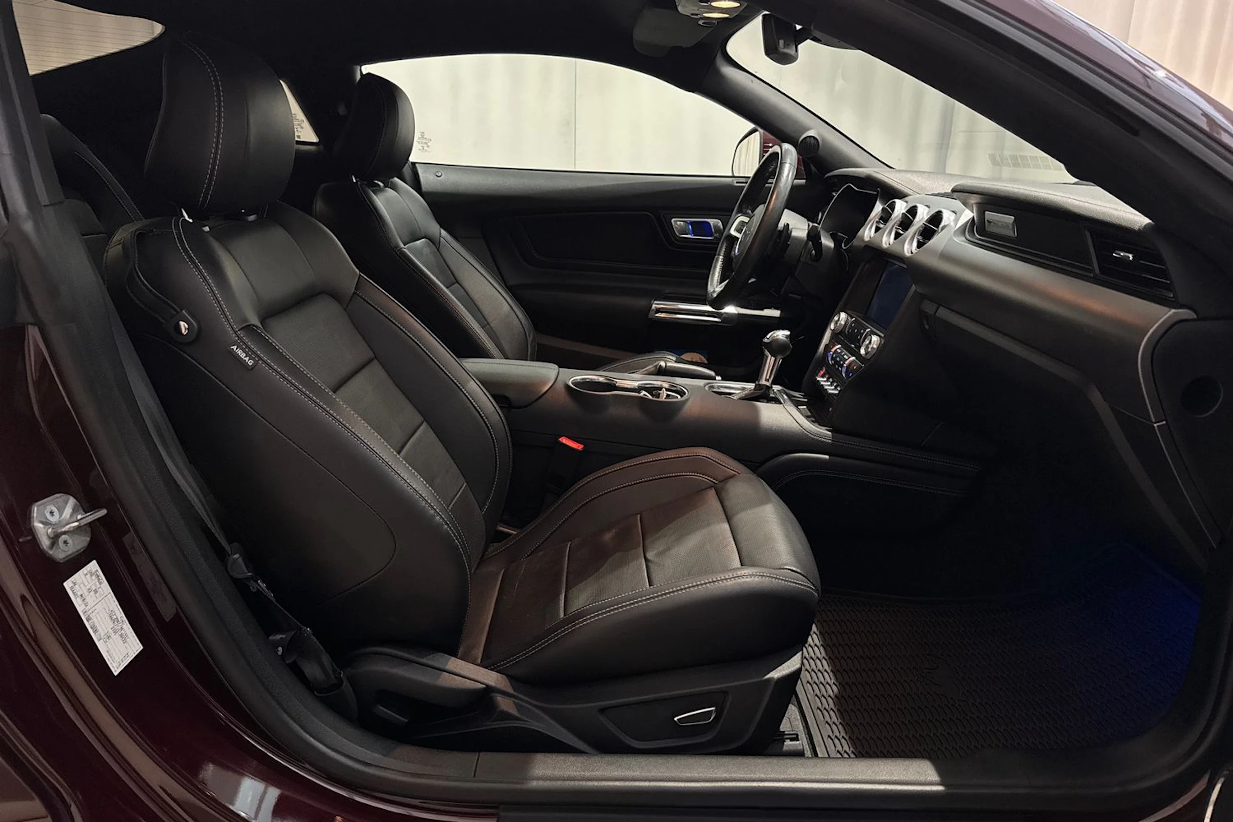 met. sininen Ford Mustang 2018 kuva 14.