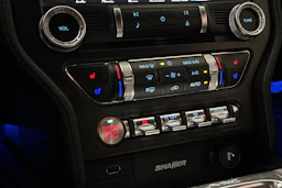met. sininen Ford Mustang 2018 kuva 22.