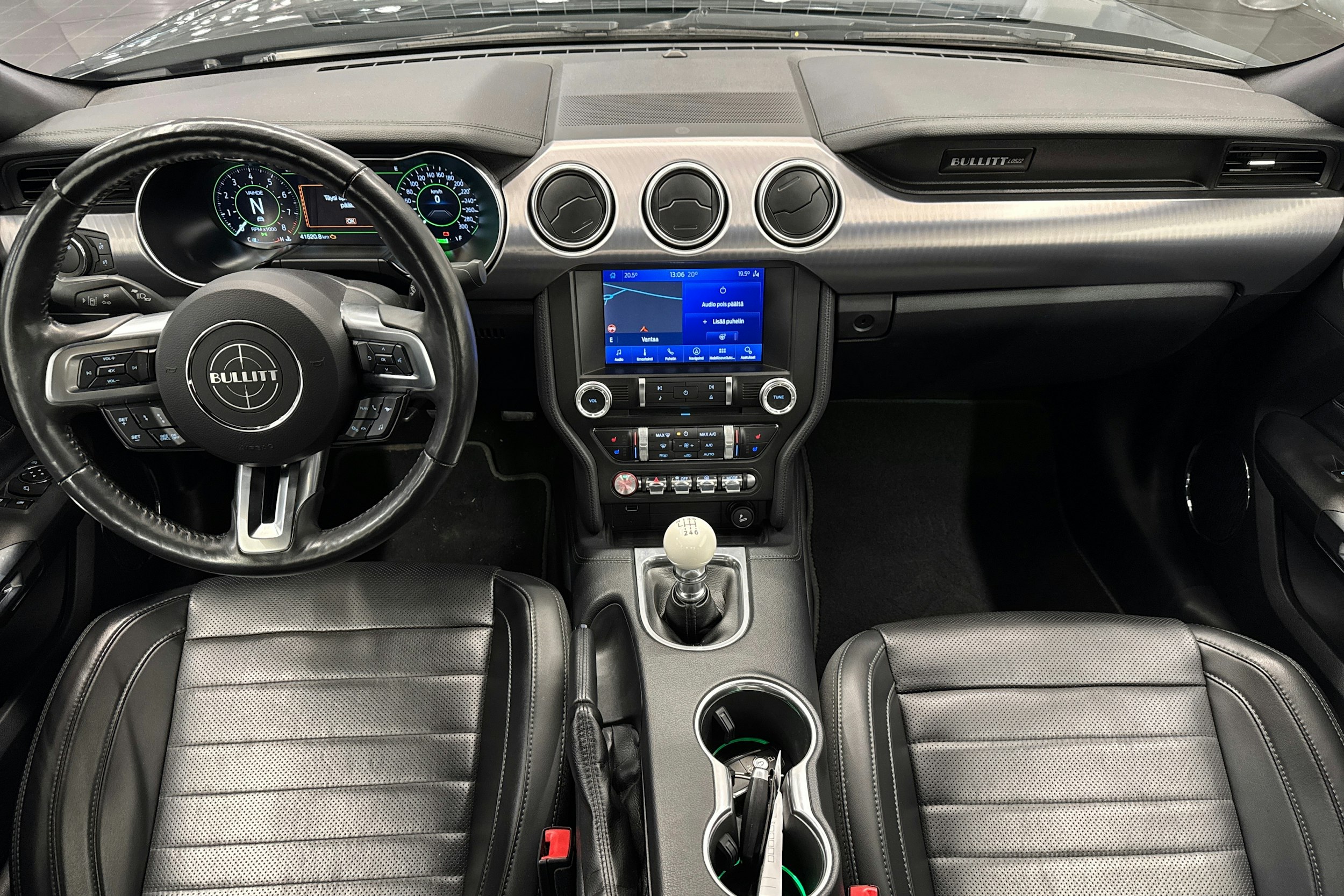 met. vihreä Ford Mustang 2020 kuva 7.