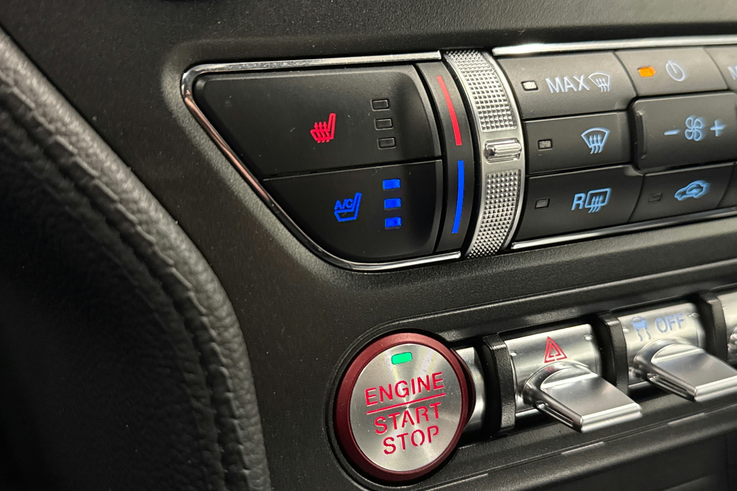 met. vihreä Ford Mustang 2020 kuva 17.