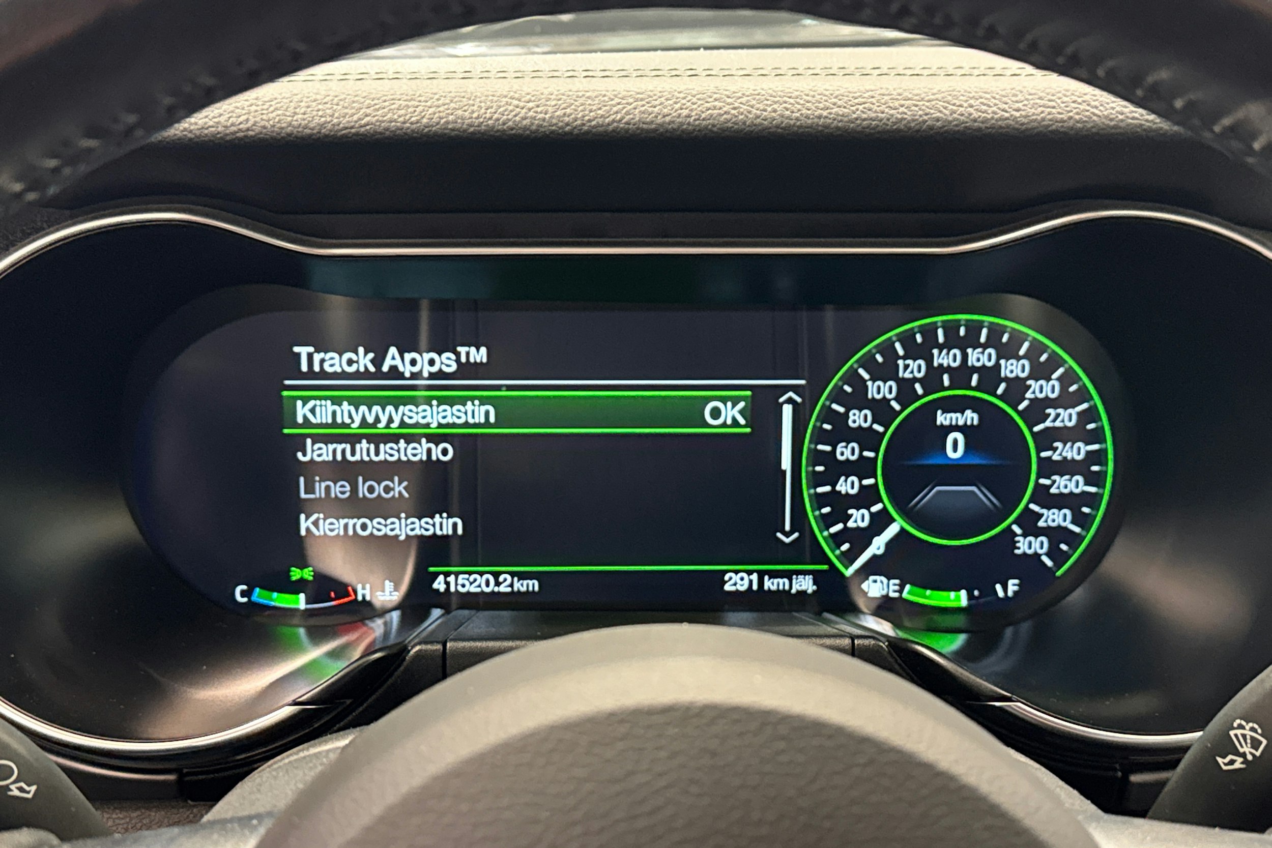 met. vihreä Ford Mustang 2020 kuva 19.