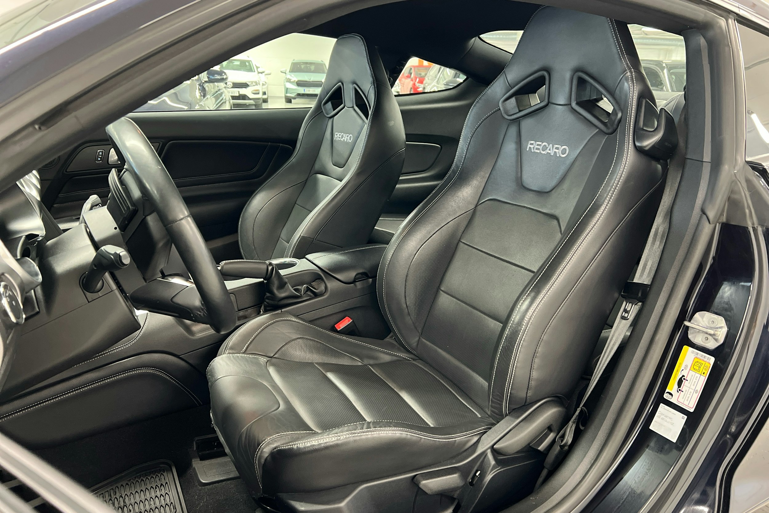 Sininen Ford Mustang 2021 kuva 6.