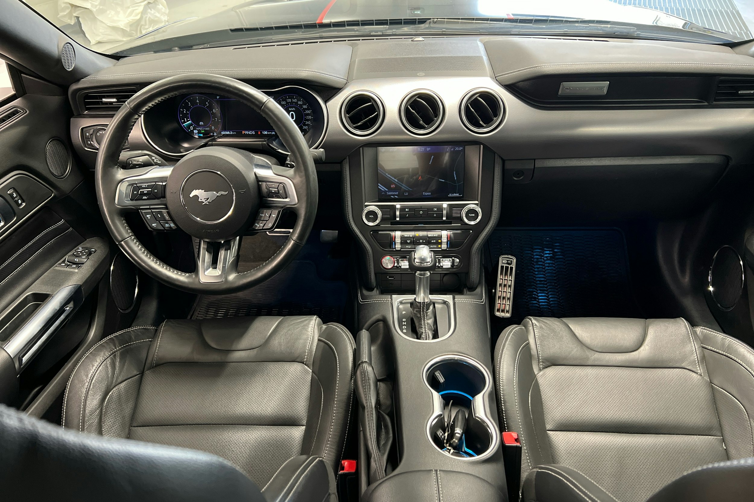 Sininen Ford Mustang 2021 kuva 7.
