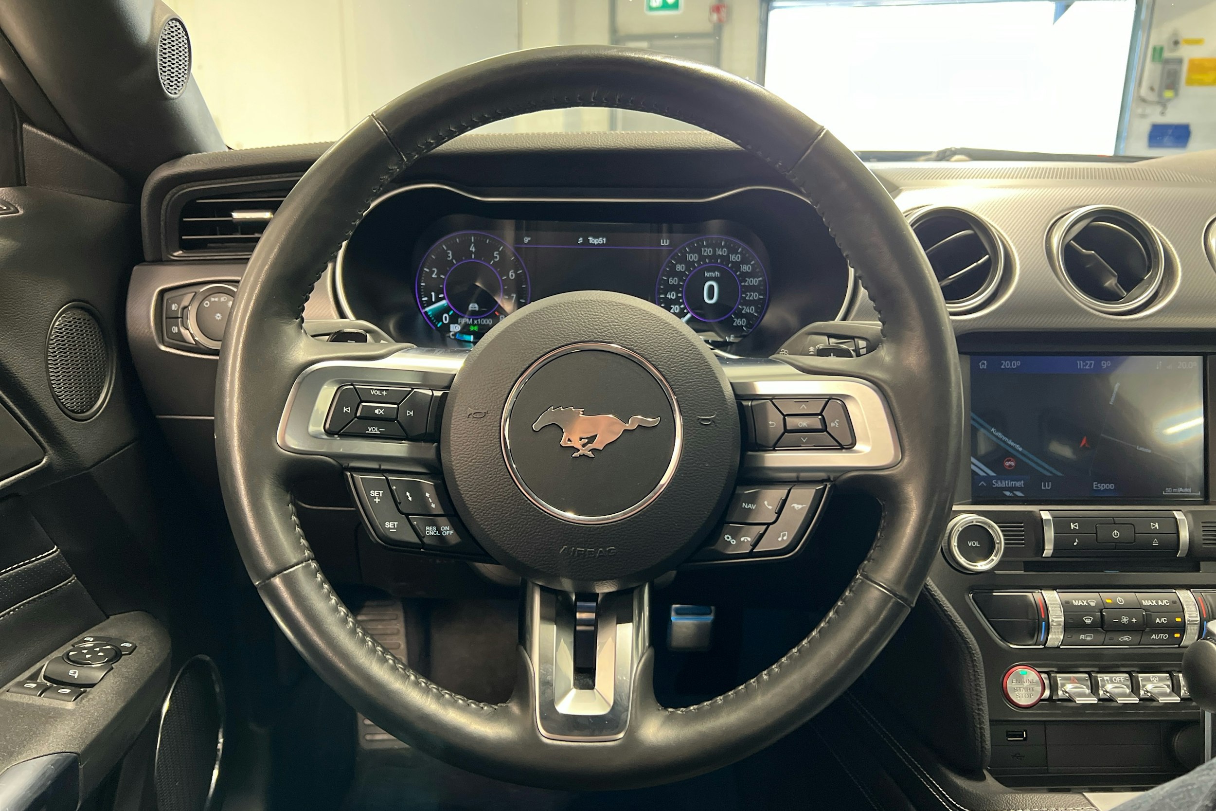 Sininen Ford Mustang 2021 kuva 11.