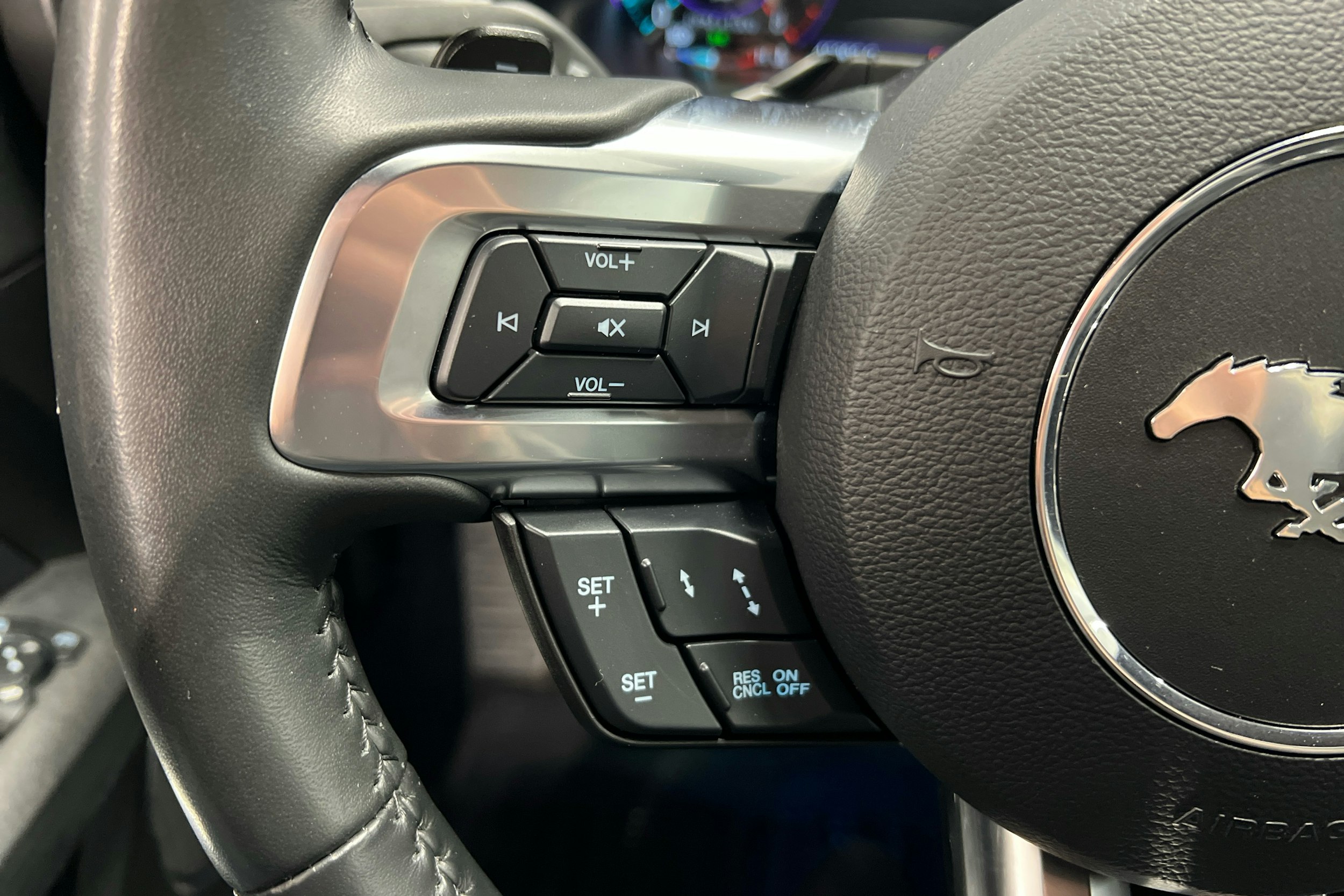 Sininen Ford Mustang 2021 kuva 12.
