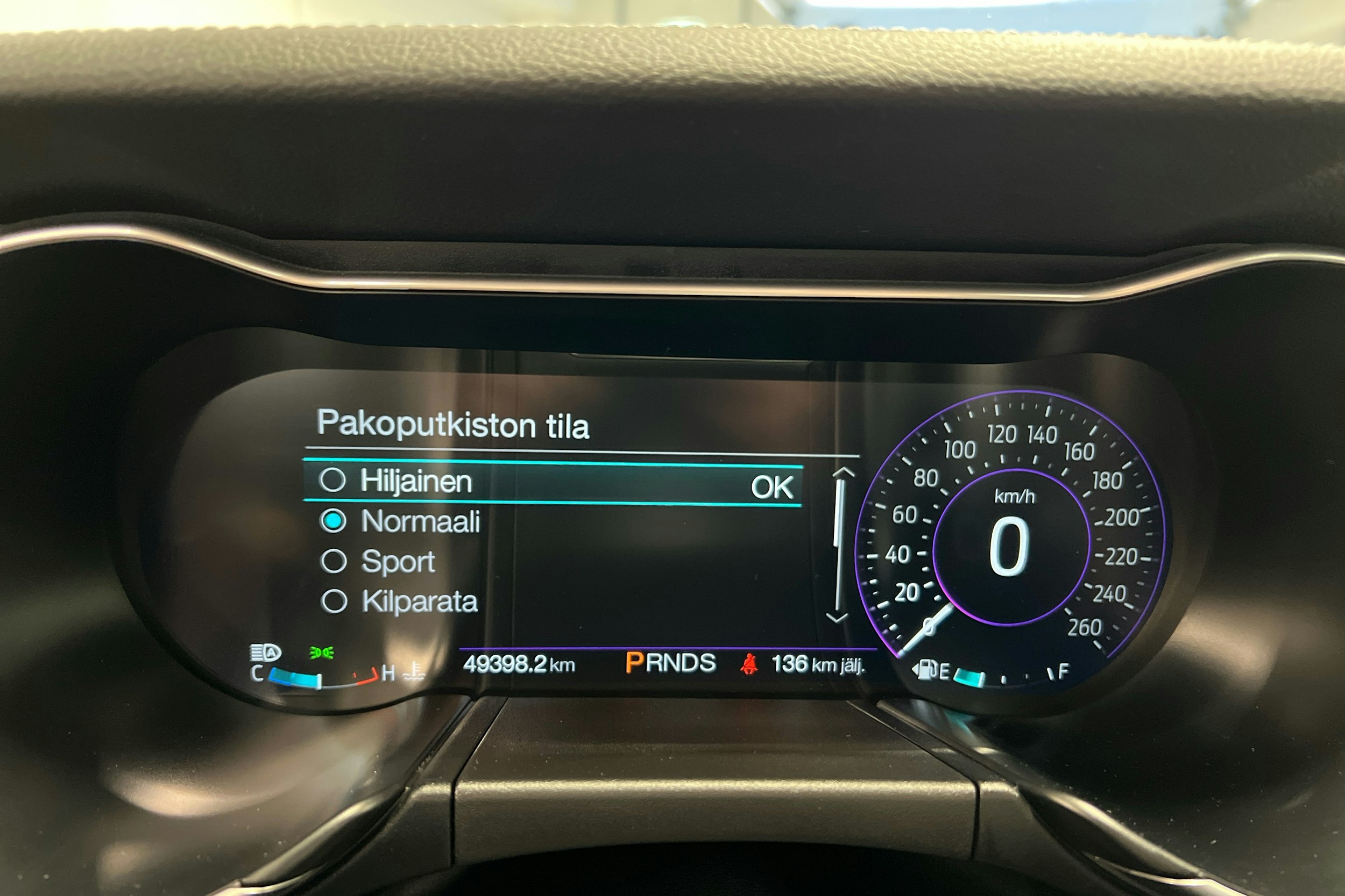 Sininen Ford Mustang 2021 kuva 15.