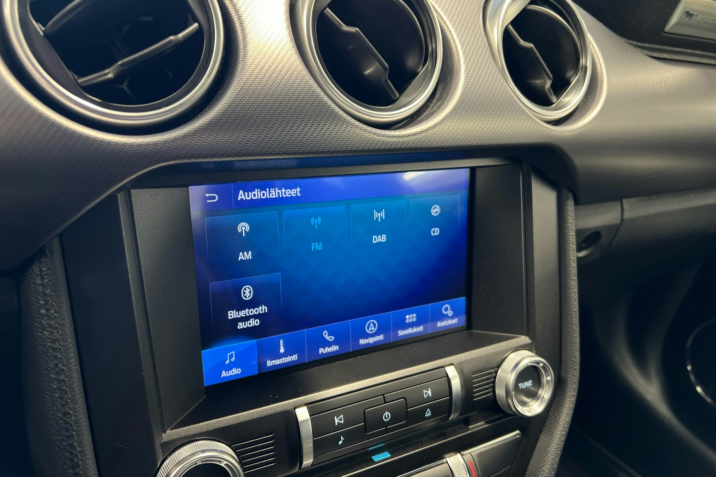 Sininen Ford Mustang 2021 kuva 18.