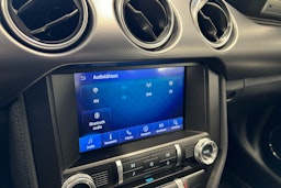 Sininen Ford Mustang 2021 kuva 18.