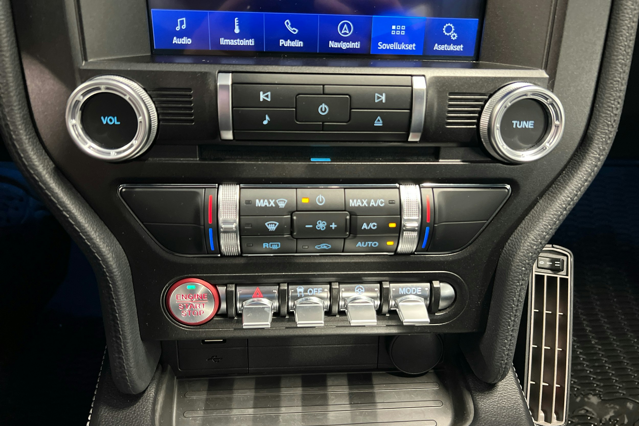 Sininen Ford Mustang 2021 kuva 19.