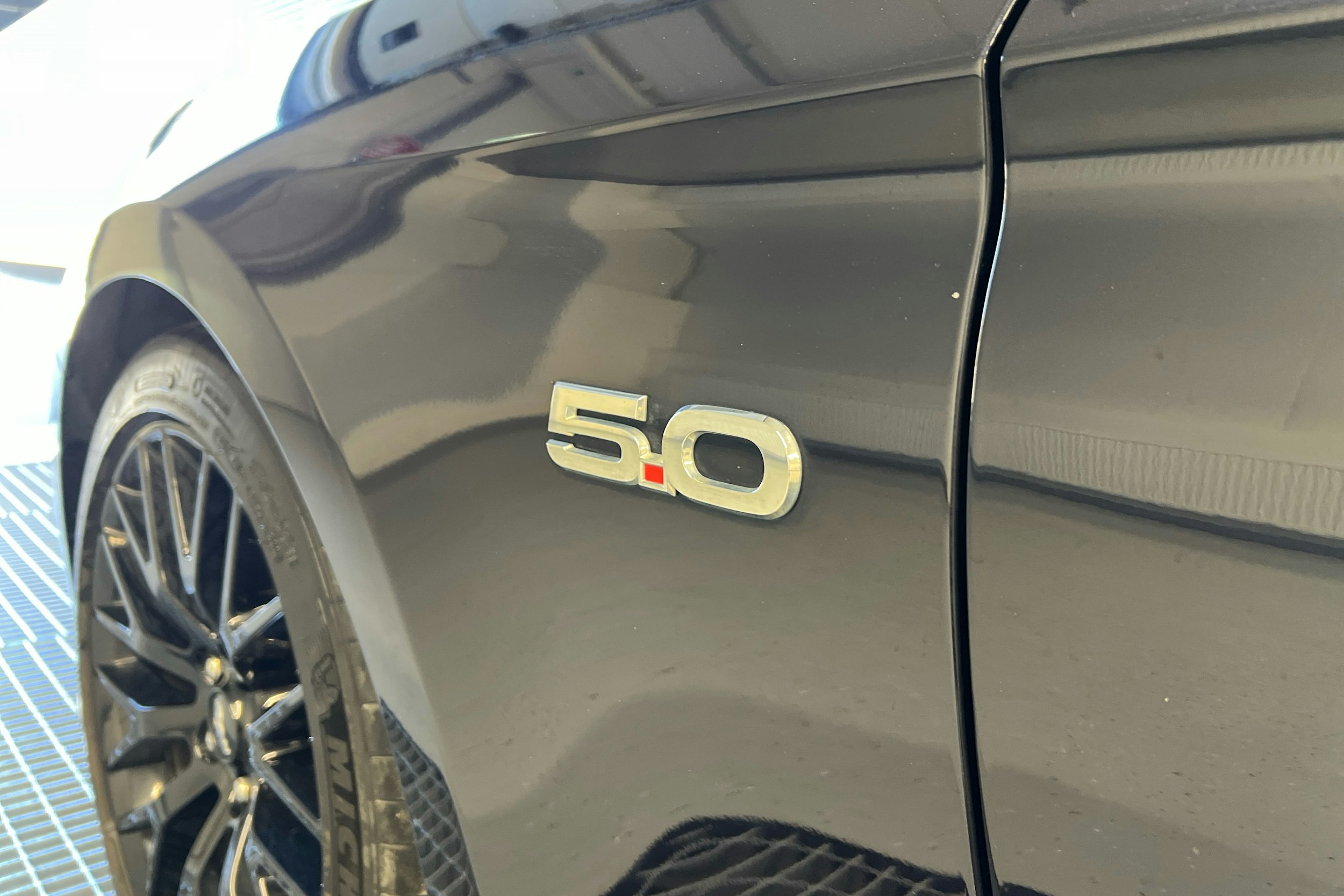 Sininen Ford Mustang 2021 kuva 27.