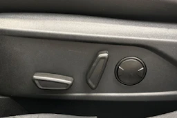 musta Ford Mustang Mach-E 2021 kuva 12.