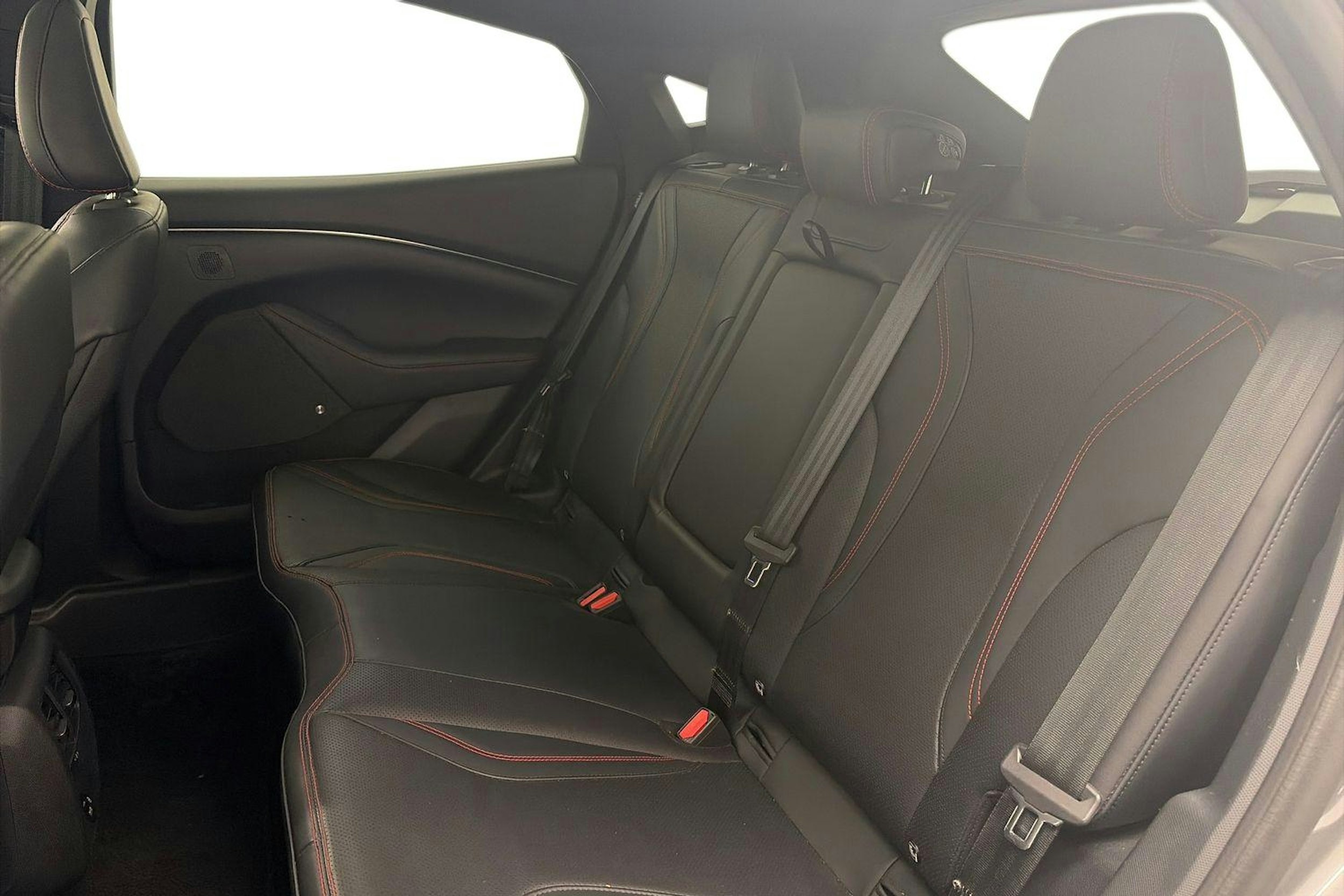 harmaa Ford Mustang Mach-E 2021 kuva 10.